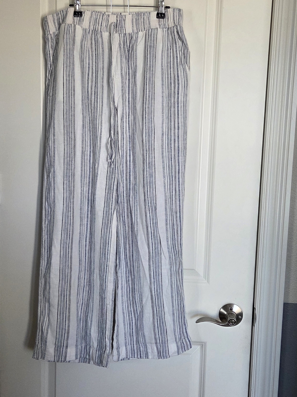 Briggs New York White Top with Navy Blue Vertical Stripes